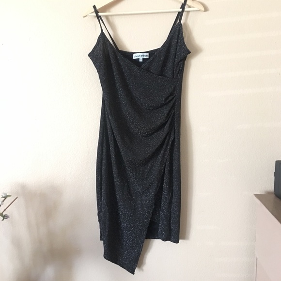 🥀 Shimmery Black Slit Dress 🥀 - Picture 5 of 11